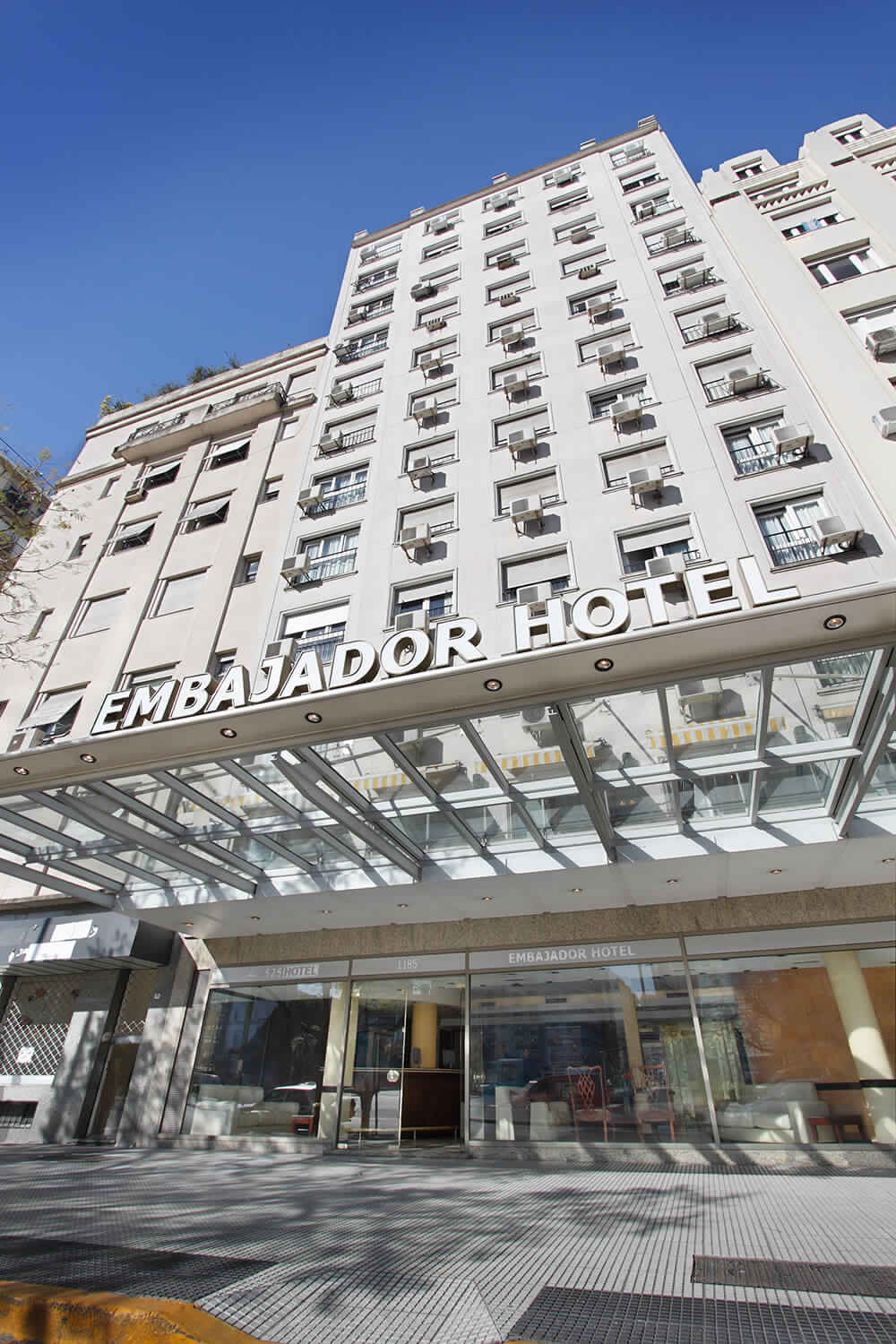 Embajador Hotel. 525 Hoteles